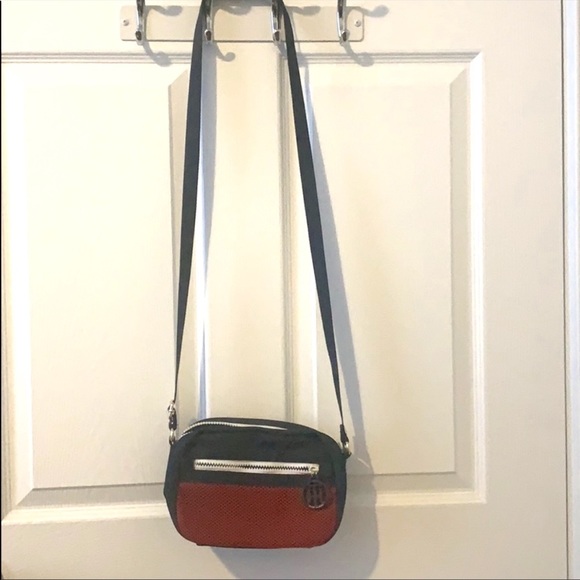 Tommy Hilfiger purse - Picture 3 of 3